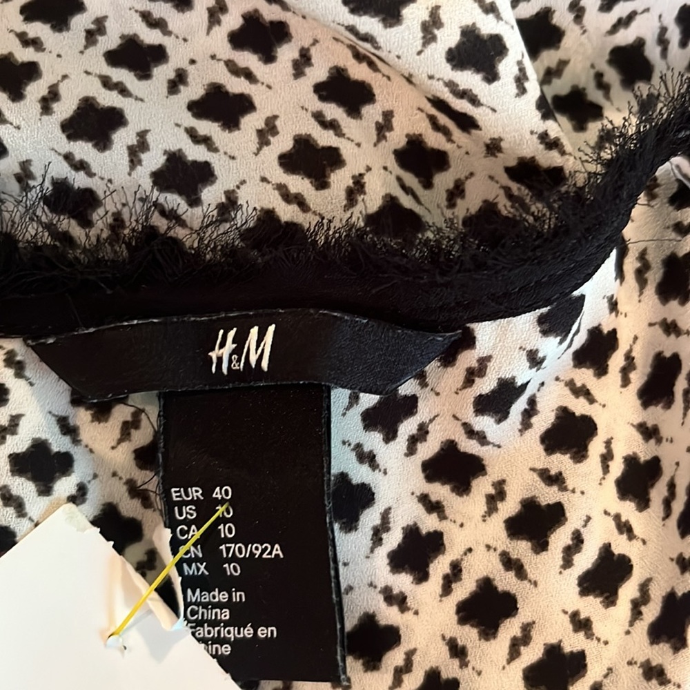 H & M black and white tunic - Picture 5 of 5
